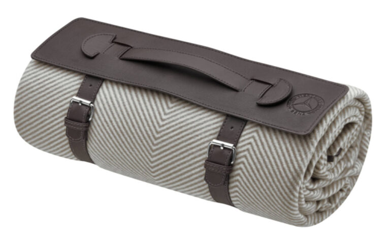 PICNIC BLANKET